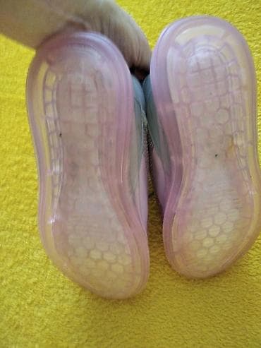 Patike za devojčice Veličina 33 ug 20 cm Nosene kratko kao nove veoma na lalafo.rs — 5 Patike za devojčice Veličina 33 ug 20 cm Nosene kratko kao nove veoma — 5