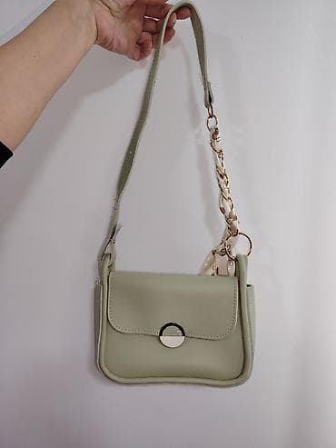 Ženska torba preko ramena u nežno maslinasto-zelenoj boji. - na lalafo.rs — 1 Ženska torba preko ramena u nežno maslinasto-zelenoj boji. - — 1