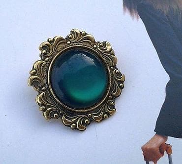 4 STARA Exluzibna broša: Zeleni, SEDEF, GOBLEN, Druidski srp. Cena za na lalafo.rs — 2 4 STARA Exluzibna broša: Zeleni, SEDEF, GOBLEN, Druidski srp. Cena za — 2