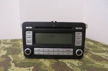 RADIO CD-ORIGINAL ZA GOLF-5, ispravan, ispitan, dobijen iz vana, kao na lalafo.rs RADIO CD-ORIGINAL ZA GOLF-5, ispravan, ispitan, dobijen iz vana, kao