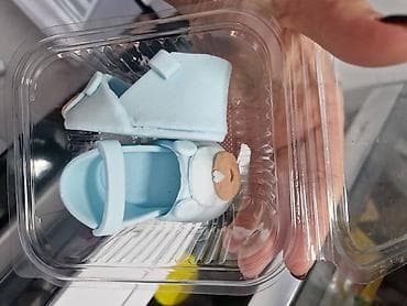 Figurice za tortu. Obe 800din na lalafo.rs — 2 Figurice za tortu. Obe 800din — 2