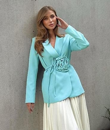 zenske broj: ✨Elegantni ženski blejzer sa cvetnim pojasom
✅2999 din
Uni at lalafo.rs — 1 zenske broj: ✨Elegantni ženski blejzer sa cvetnim pojasom
✅2999 din
Uni — 1