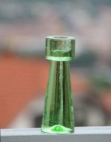 Masivni svećnjak od zelenog stakla Green Uranium. Predivan, masivni na lalafo.rs — 4 Masivni svećnjak od zelenog stakla Green Uranium. Predivan, masivni — 4