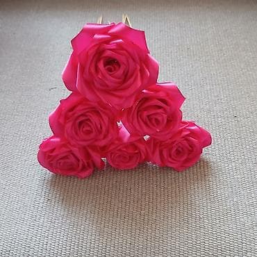 Dekorativne ruže na drvcima - Materijal: satenske trake oblikovane u na lalafo.rs — 2 Dekorativne ruže na drvcima - Materijal: satenske trake oblikovane u — 2