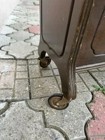 Antique Dressers: Stilski mini bar za piće - POVOLJNO - MOGUĆ PREVOZ U dobrom stanju 💎 at lalafo.rs — 7 Antique Dressers: Stilski mini bar za piće - POVOLJNO - MOGUĆ PREVOZ U dobrom stanju 💎 — 7