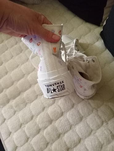 Converse Chuck Taylor All Star na platformu patike – visoki na lalafo.rs — 6 Converse Chuck Taylor All Star na platformu patike – visoki — 6