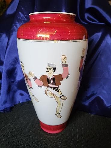Vases and pots: Vaza nova Jugoporcelan Titov Veles iz 70ih.god. Nova vaza at lalafo.rs — 7 Vases and pots: Vaza nova Jugoporcelan Titov Veles iz 70ih.god. Nova vaza — 7
