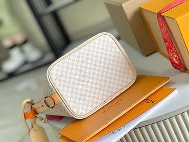 Louis Vuitton bucket torba sa monogram printom u svetloružičastoj na lalafo.rs — 5 Louis Vuitton bucket torba sa monogram printom u svetloružičastoj — 5