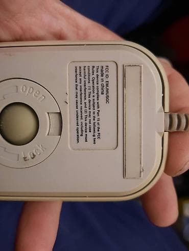 Stari retro serijski kuglicni mis za kompjuter racunar na kuglicu - na lalafo.rs — 8 Stari retro serijski kuglicni mis za kompjuter racunar na kuglicu - — 8