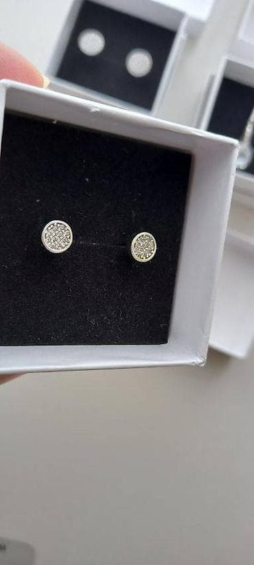3 para srebrnih (oznaka 925) mindjusa: 1. Veći krug sa cirkonima na lalafo.rs — 4 3 para srebrnih (oznaka 925) mindjusa: 1. Veći krug sa cirkonima — 4