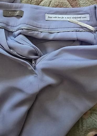 PESERICO skupocene pantalone. IT 42, ali meni ogromne. Po meni M cak i na lalafo.rs — 2 PESERICO skupocene pantalone. IT 42, ali meni ogromne. Po meni M cak i — 2