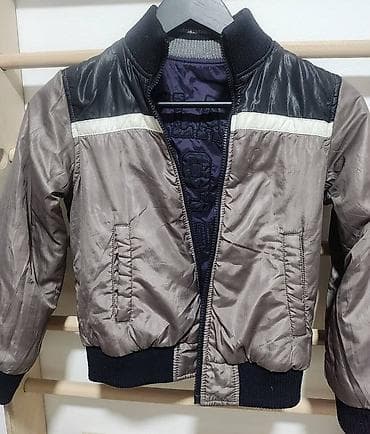 Benetton jakna sa dva lica, za dečake, veličina 7-8 godina, jako dobro na lalafo.rs — 3 Benetton jakna sa dva lica, za dečake, veličina 7-8 godina, jako dobro — 3