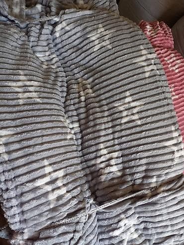 Blankets and Bedspreads: Plišani prekrivači/ćebad sa zvezdicama 200x230 - Materijal: mekan at lalafo.rs — 3 Blankets and Bedspreads: Plišani prekrivači/ćebad sa zvezdicama 200x230 - Materijal: mekan — 3