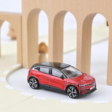 Art & Collectibles: 🚗 Renault Megane E-Tech 2022 – Flame Red & Black (Norev Minijet at lalafo.rs — 1 Art & Collectibles: 🚗 Renault Megane E-Tech 2022 – Flame Red & Black (Norev Minijet — 1