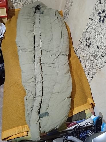 Perjana vojna vreća za spavanje – model „mumija“. - Punjenje: perje na lalafo.rs Perjana vojna vreća za spavanje – model „mumija“. - Punjenje: perje