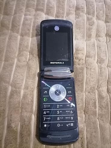 Motorola preklopni telefon (RAZR serija) - Klasični preklopni dizajn na lalafo.rs — 9 Motorola preklopni telefon (RAZR serija) - Klasični preklopni dizajn — 9