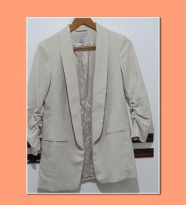 H&M sako u bež boji u odličnom stanju. Rukavi su nabrani na lalafo.rs — 2 H&M sako u bež boji u odličnom stanju. Rukavi su nabrani — 2