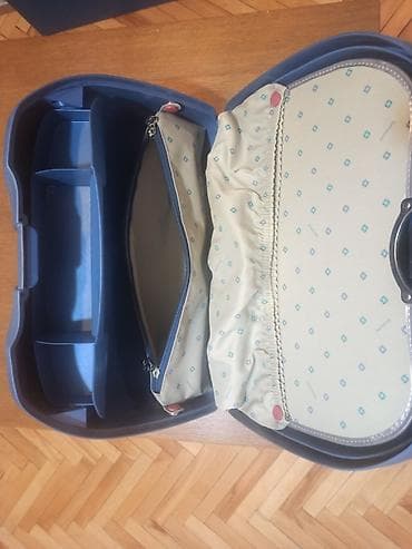 pantalone butiku ali: Izuzetno kvalitetan "SAMSONITE" neseser sa dosta pregrada. Spoljašnost na lalafo.rs — 8 pantalone butiku ali: Izuzetno kvalitetan "SAMSONITE" neseser sa dosta pregrada. Spoljašnost — 8