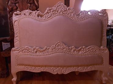 Stilski nov bračni krevet u duborezu. Nov luksuzan stilski nameštaj na lalafo.rs Stilski nov bračni krevet u duborezu. Nov luksuzan stilski nameštaj