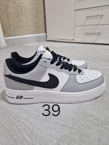 Nike patike – model inspirisan Air Force siluetom - Veličina: 39 na lalafo.rs — 1 Nike patike – model inspirisan Air Force siluetom - Veličina: 39 — 1