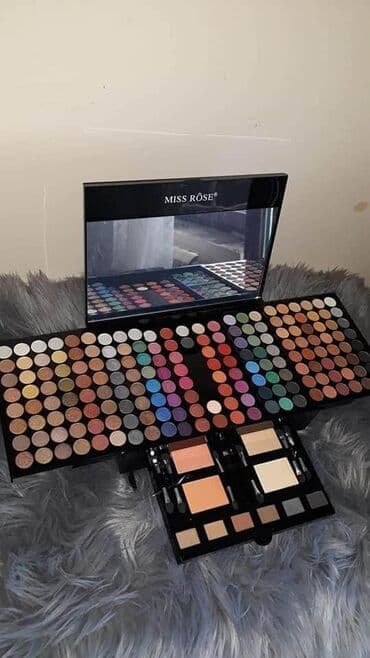 MISS ROSE PALETA Sadrzi: *180 senki *2 pudera *2 rumenila *6 senki za na lalafo.rs MISS ROSE PALETA Sadrzi: *180 senki *2 pudera *2 rumenila *6 senki za
