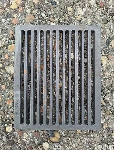 Rešetke i delovi za ložišta/peći – liveno gvožđe Ima nekoliko vrsta na lalafo.rs — 8 Rešetke i delovi za ložišta/peći – liveno gvožđe Ima nekoliko vrsta — 8