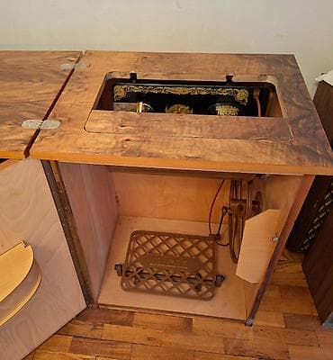 Irons: Šivaća mašina MERRITT SINGER. Mašina je potpuno nova, ne korišćena at lalafo.rs — 4 Irons: Šivaća mašina MERRITT SINGER. Mašina je potpuno nova, ne korišćena — 4