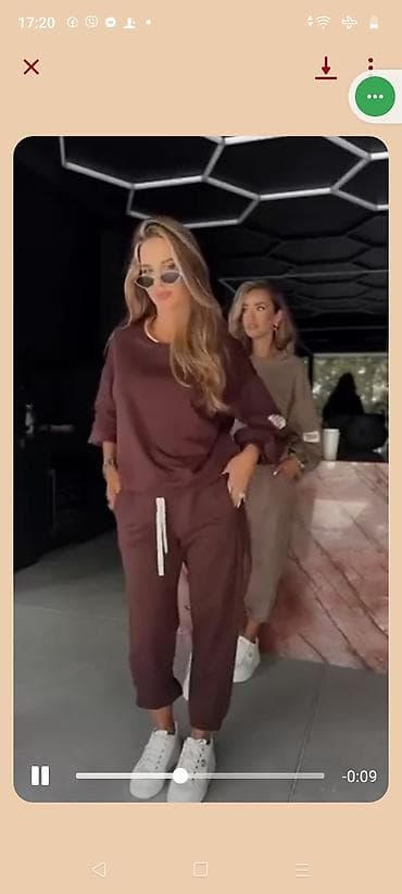 Opis: Ovaj komplet, koji se sastoji od dukserice i trenerke, nudi na lalafo.rs — 4 Opis: Ovaj komplet, koji se sastoji od dukserice i trenerke, nudi — 4