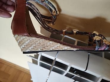 Nove sandale broj 39. Iz uvoza, kvalitetne. Sa puno ukrasnih na lalafo.rs — 6 Nove sandale broj 39. Iz uvoza, kvalitetne. Sa puno ukrasnih — 6