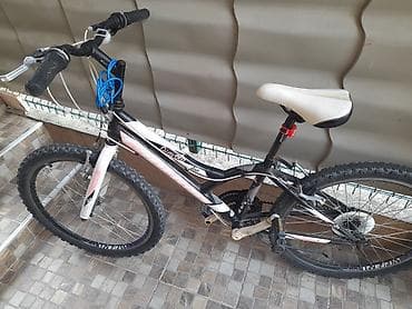 Aprilia Diavolo 400 – planinski/hibrid bicikl - Ram: čelik, dizajn sa na lalafo.rs — 2 Aprilia Diavolo 400 – planinski/hibrid bicikl - Ram: čelik, dizajn sa — 2