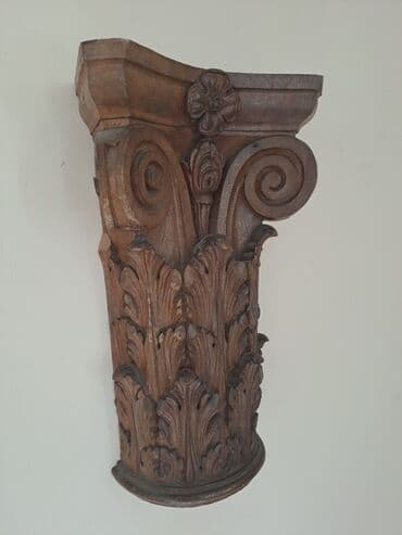 Stilske konzole: Drvena konzola u odlicnom stanju. Visina 33cm, dimenzija gornje na lalafo.rs — 1 Stilske konzole: Drvena konzola u odlicnom stanju. Visina 33cm, dimenzija gornje — 1