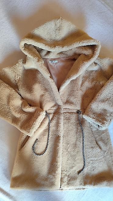 Teddy bundica sa kapuljačom, veličina M/L. Bež boja, brend ANNA. Topla na lalafo.rs — 3 Teddy bundica sa kapuljačom, veličina M/L. Bež boja, brend ANNA. Topla — 3