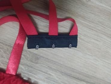 Prodajem brushalter- top,crveniruže u srcuprelepo stoji,ima tri na lalafo.rs — 3 Prodajem brushalter- top,crveniruže u srcuprelepo stoji,ima tri — 3