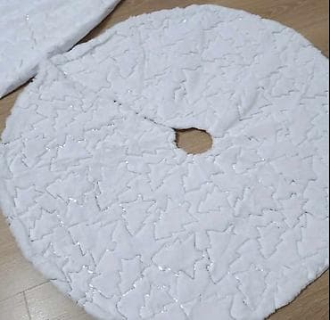 Tepisi okrugli za ispod jelke, imamo 3 dezena: *beli sa srebrnim na lalafo.rs — 1 Tepisi okrugli za ispod jelke, imamo 3 dezena: *beli sa srebrnim — 1