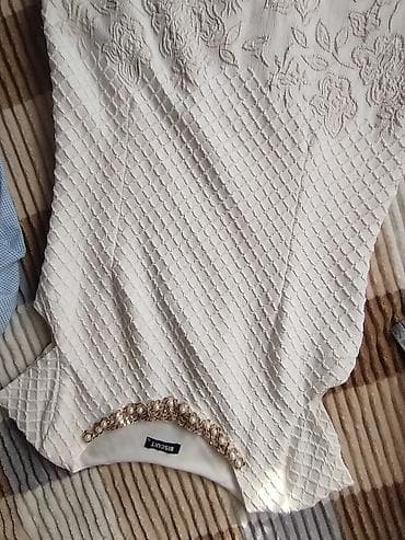 Elegantna bela haljina – BISOUT - Kroj: uska silueta, mini/kratka na lalafo.rs — 1 Elegantna bela haljina – BISOUT - Kroj: uska silueta, mini/kratka — 1