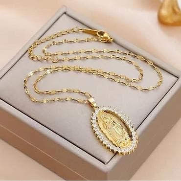 Ogrlica sa ovalnim medaljonom
1800 din na lalafo.rs — 3 Ogrlica sa ovalnim medaljonom
1800 din — 3