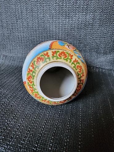 Antique Decor: Kineska vaza,cup, rucno reljefno oslikana iz 70-ih. Visina sa at lalafo.rs — 8 Antique Decor: Kineska vaza,cup, rucno reljefno oslikana iz 70-ih. Visina sa — 8