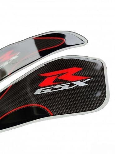 Transport: Suzuki gsxr carbon - bočni štitnici rezervoara - 1552 📌 opis at lalafo.rs — 4 Transport: Suzuki gsxr carbon - bočni štitnici rezervoara - 1552 📌 opis — 4