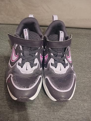 Nike dečije patike za trčanje - Model: Nike (oznaka “Running” sa na lalafo.rs — 2 Nike dečije patike za trčanje - Model: Nike (oznaka “Running” sa — 2