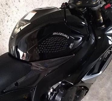 Transport: Suzuki gsxr - bočni protektori rezervoara - 1324 📌 opis: samolepljivi at lalafo.rs — 5 Transport: Suzuki gsxr - bočni protektori rezervoara - 1324 📌 opis: samolepljivi — 5