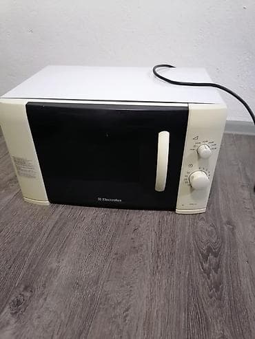 Electrolux mikrotalasna rerna sa mehaničkim komandama - Zapremina at lalafo.rs — 2 Electrolux mikrotalasna rerna sa mehaničkim komandama - Zapremina — 2