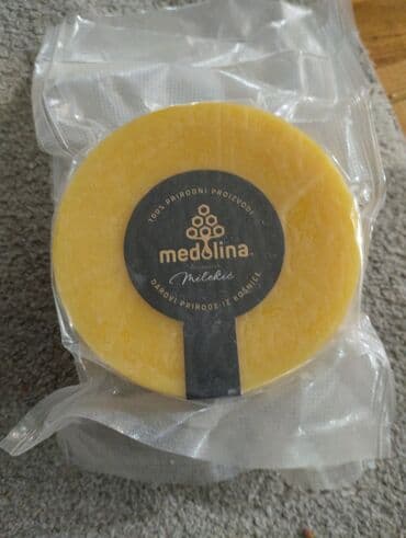 Med: Pčelinji vosak 200gr -2 pakovanja. Original pakovanje,jedna kesa vakum na lalafo.rs Med: Pčelinji vosak 200gr -2 pakovanja. Original pakovanje,jedna kesa vakum