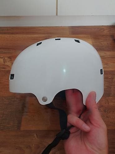 Oprema za bicikliste: BELL zaštitna kaciga za bicikl/rolere/skate – bela vel S 51-55 cm - na lalafo.rs — 6 Oprema za bicikliste: BELL zaštitna kaciga za bicikl/rolere/skate – bela vel S 51-55 cm - — 6