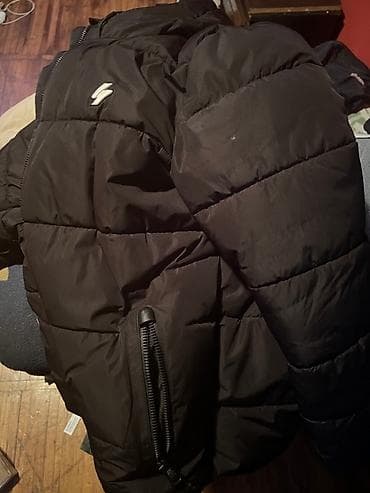 Superdry muška zimska puffer jakna sa kapuljačom - Boja: crna - na lalafo.rs — 6 Superdry muška zimska puffer jakna sa kapuljačom - Boja: crna - — 6