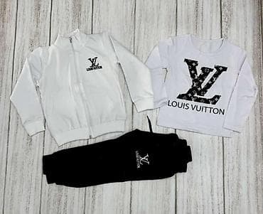 Dečiji trenerka set – 3 dela Opis: - Komplet sadrži: gornji deo sa na lalafo.rs — 4 Dečiji trenerka set – 3 dela Opis: - Komplet sadrži: gornji deo sa — 4