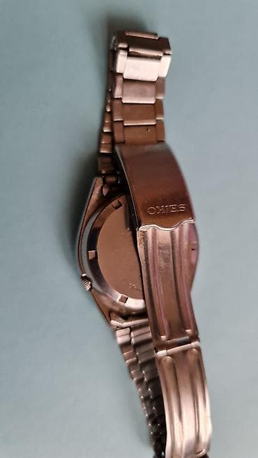 Seiko 5 automatski ručni sat - Mehanizam: automatski (self-winding) na lalafo.rs — 6 Seiko 5 automatski ručni sat - Mehanizam: automatski (self-winding) — 6