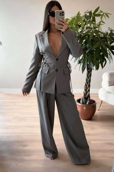 Bershka, S (EU 36), M, Jednobojni, bоја - Siva na lalafo.rs Bershka, S (EU 36), M, Jednobojni, bоја - Siva