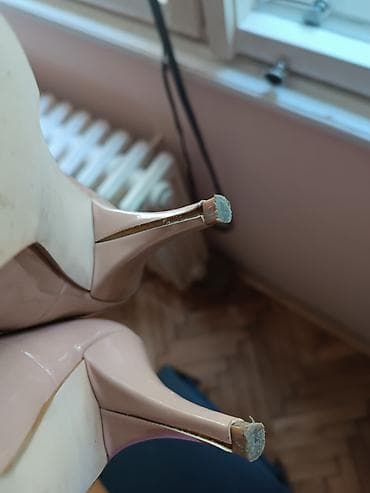 Women's Footwear: Prodajem salonke Zara, broj 39, cipele su nošene par puta sa tragovima at lalafo.rs — 5 Women's Footwear: Prodajem salonke Zara, broj 39, cipele su nošene par puta sa tragovima — 5