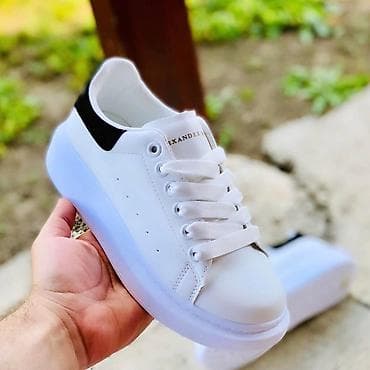 04. unisex patike 36-46
3899 din🌸🌸 na lalafo.rs 04. unisex patike 36-46
3899 din🌸🌸