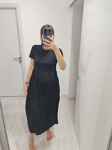 Predivna crna midi haljina Gornji deo sa elastinom, donji (suknja) bez na lalafo.rs — 1 Predivna crna midi haljina Gornji deo sa elastinom, donji (suknja) bez — 1